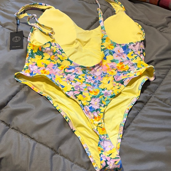 Relleciga Floral One-Piece Swimsuit - Picture 3 of 6